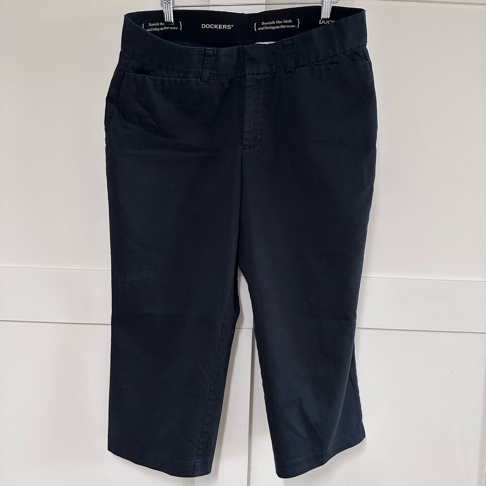 Dockers Women's Black Straight-Leg Cropped Pants